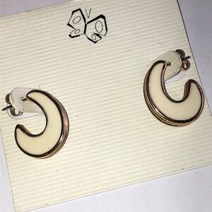 Elegant Vintage Avon Cream Enamel Retro Boho Hoop Earrings